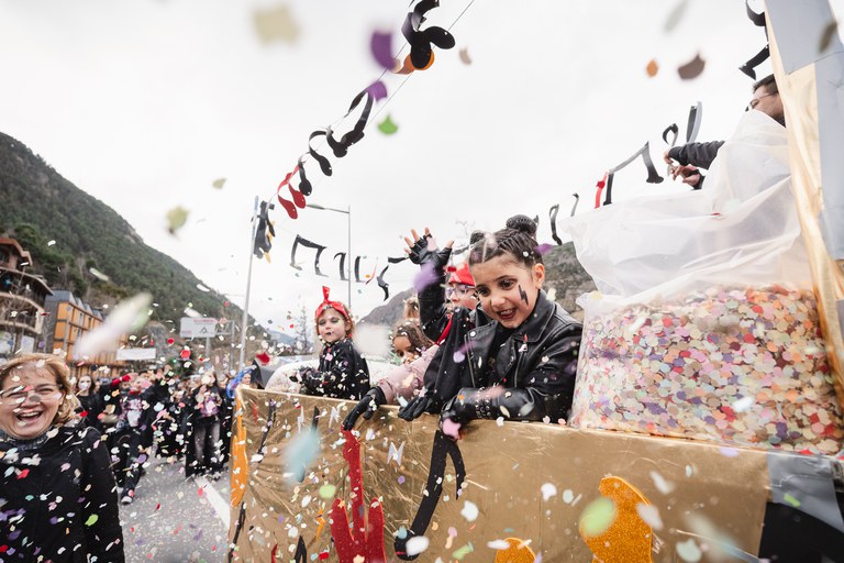 2 - DESFILADA CARROSSES I COMPARSES - CARNAVAL ENCAMP 2025  - 7.jpg