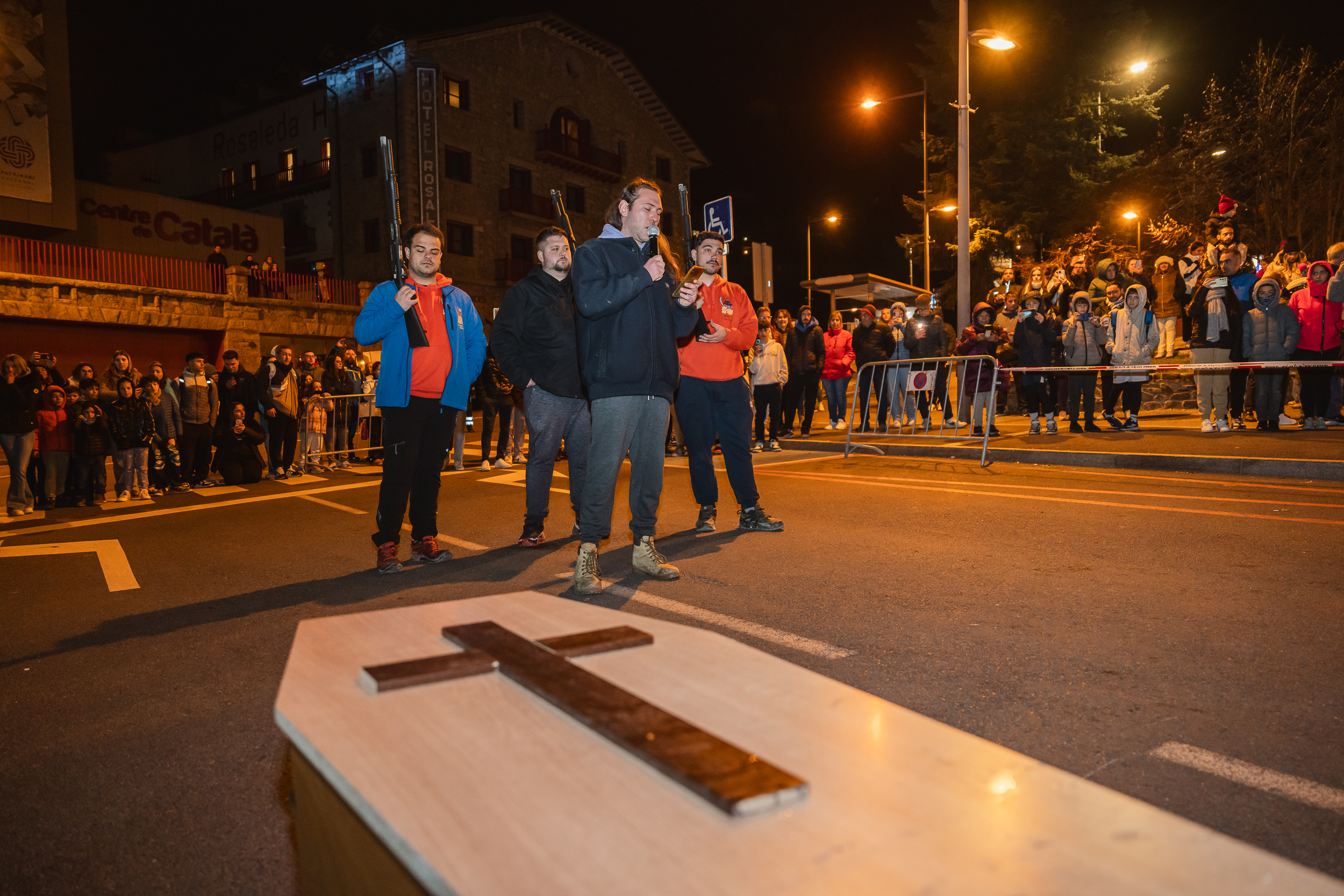 14 - ENTERRAMENT CARNESTOLTES + SARDINADA  - CARNAVAL ENCAMP 2025  - 26.jpg