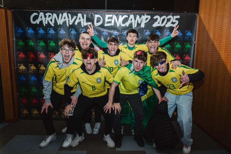 4 - GRUP DE VERSIONS _ELS SEÑORA_ + DJ SHIN - CARNAVAL ENCAMP 2025  - 48.jpg