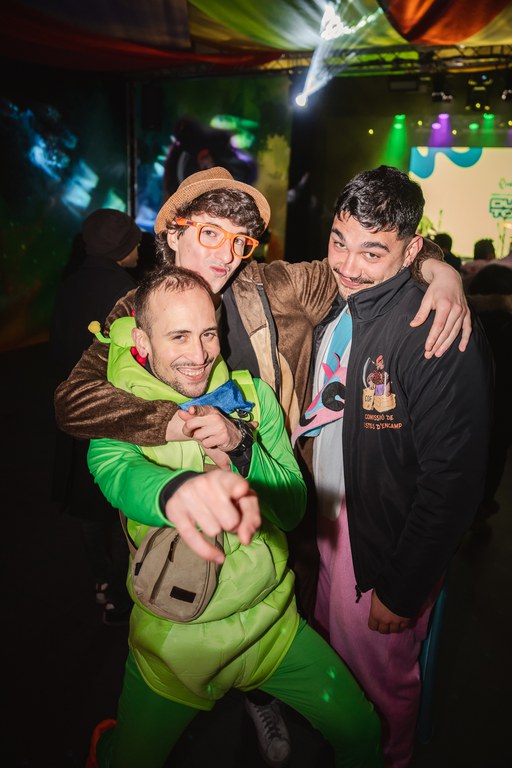 11 - GRUP DE VERSIONS LES CAIPIRINYES + DJ MONCHO + DJ MON  - CARNAVAL ENCAMP 2025  - 22.jpg