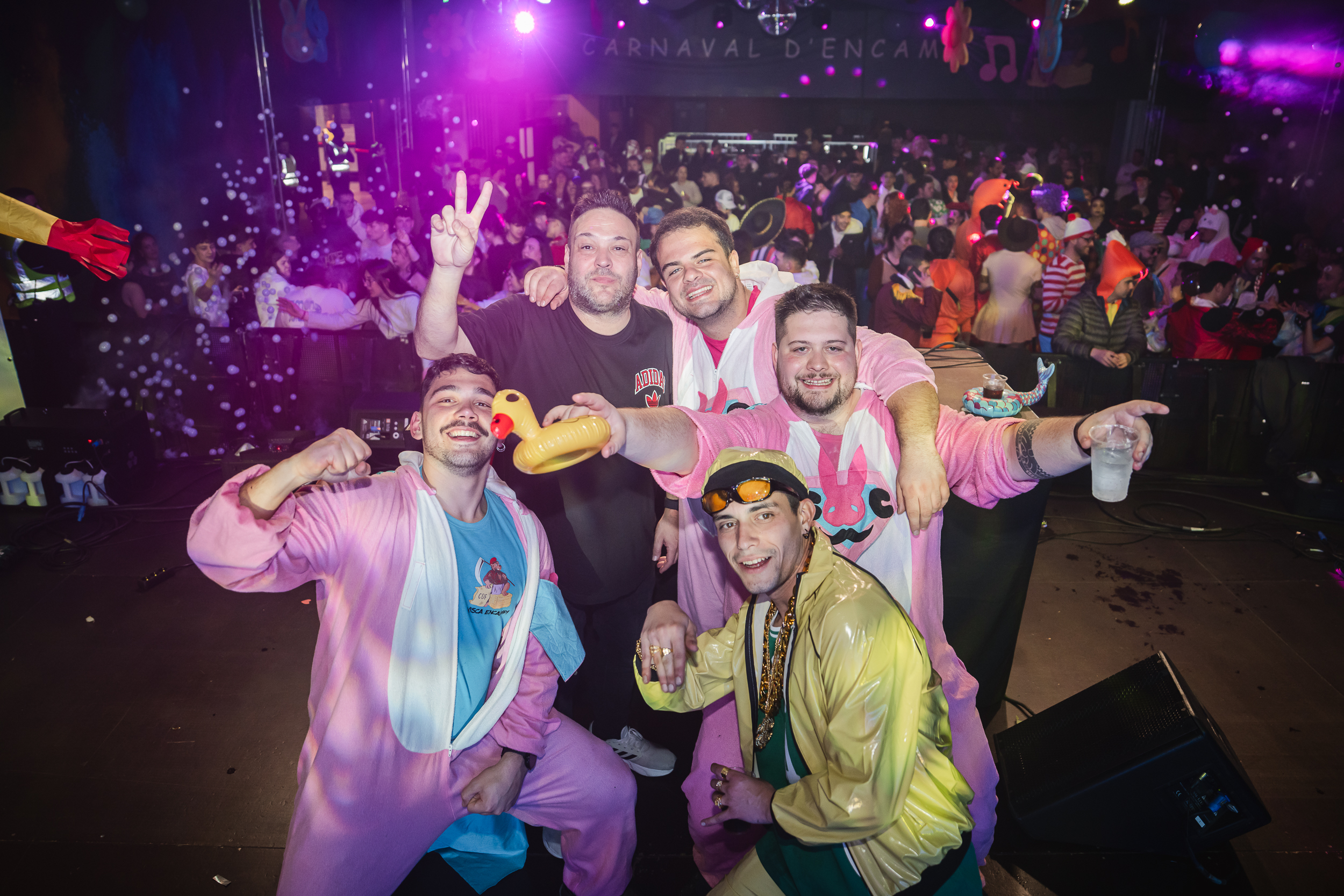 11 - GRUP DE VERSIONS LES CAIPIRINYES + DJ MONCHO + DJ MON  - CARNAVAL ENCAMP 2025  - 37.jpg