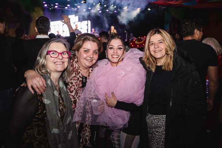 8 - GRUP DE VERSIONS _THE TUTSIES_ + ENTREGA DE PREMIS + BANDIDOS PERVERSIONS - CARNAVAL ENCAMP 2025  - 3.jpg