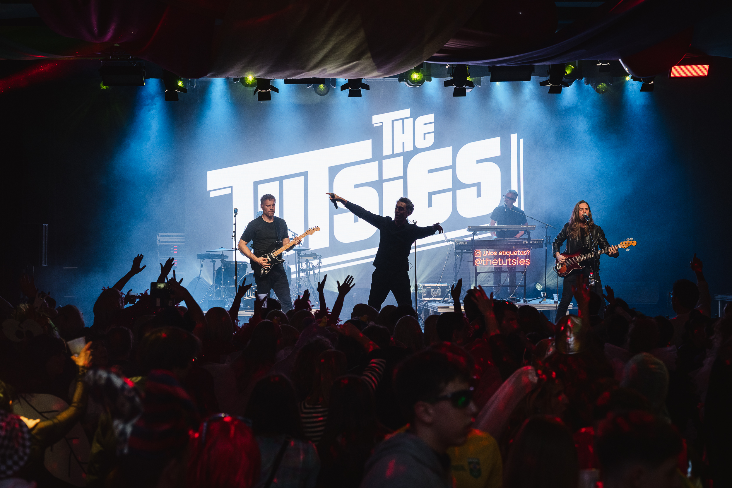 8 - GRUP DE VERSIONS _THE TUTSIES_ + ENTREGA DE PREMIS + BANDIDOS PERVERSIONS - CARNAVAL ENCAMP 2025  - 39.jpg
