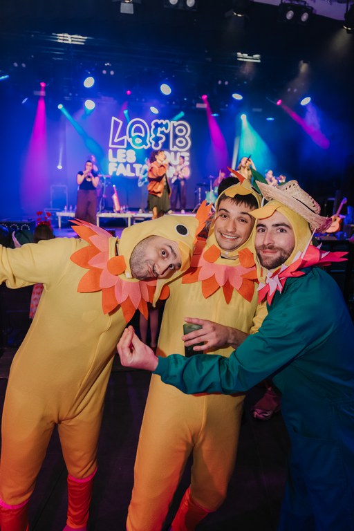 3 - Grup de versions Les que Faltaband + DJ Marc Montalvo_15-02-26 - 16.jpg