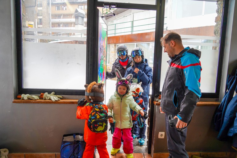 Cloenda escola de neu El Pas de la Casa