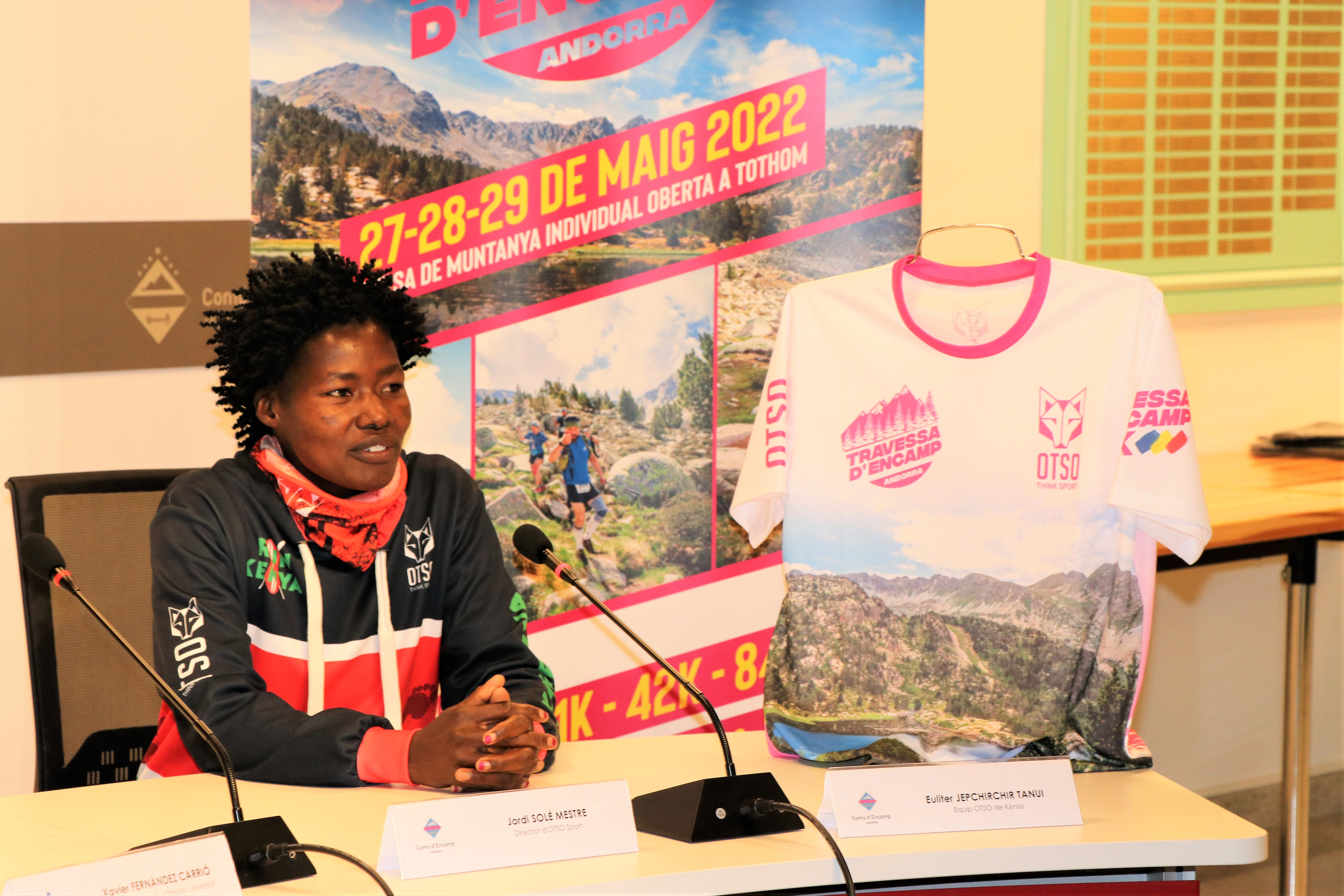 Euliter Jepchirchir durant la roda de premsa