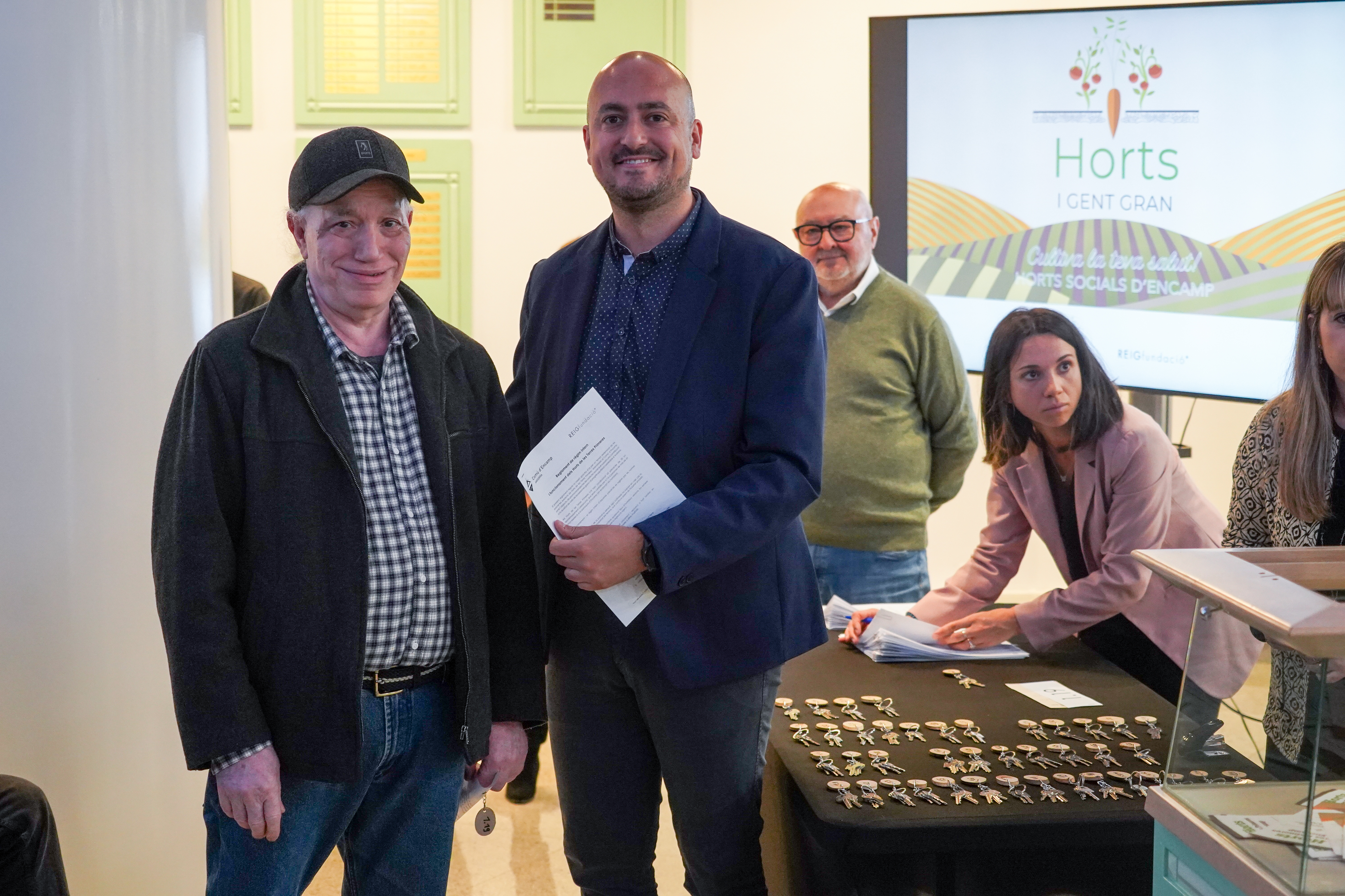 20240429 Entrega horts gent gran @ComuEncamp (13).jpg