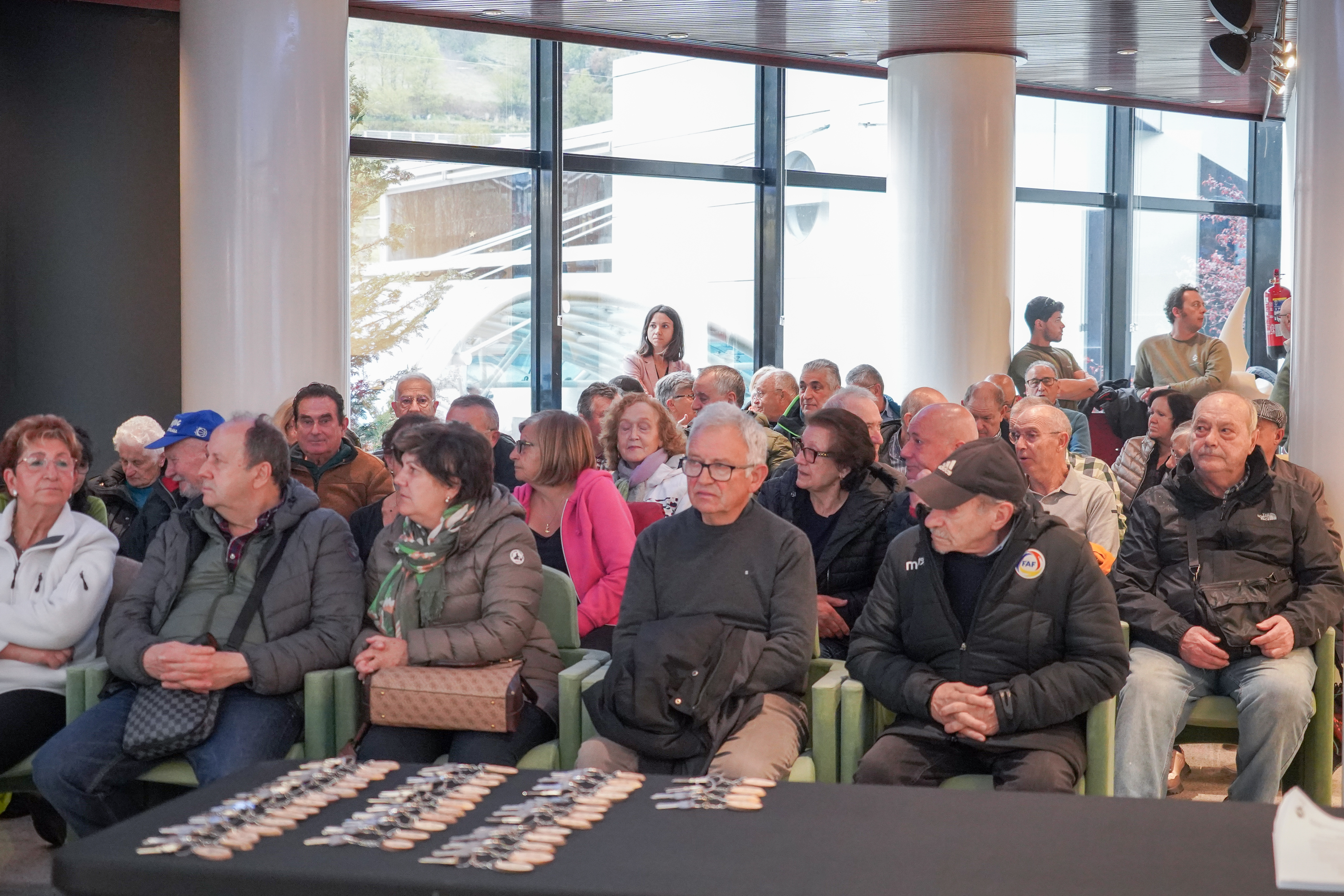 20240429 Entrega horts gent gran @ComuEncamp (7).jpg