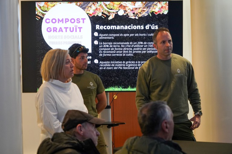 20240429 Entrega horts gent gran @ComuEncamp (73).jpg