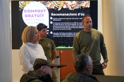 20240429 Entrega horts gent gran @ComuEncamp (73).jpg.