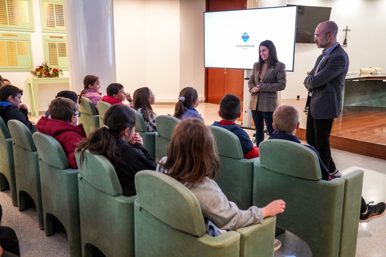 Visita de l'escola francesa al Comú d'Encamp.