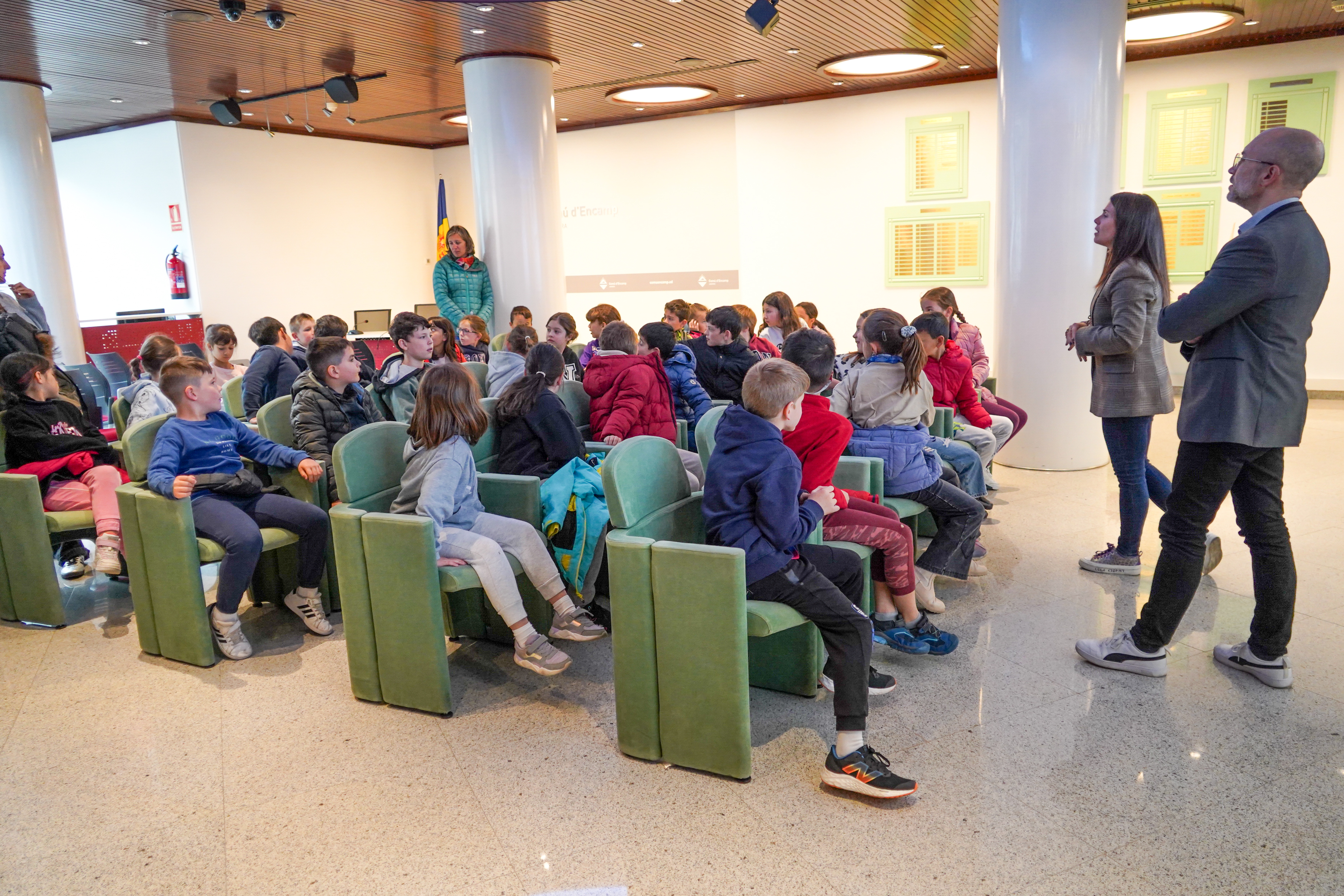 Visita de l'escola francesa al Comú d'Encamp.