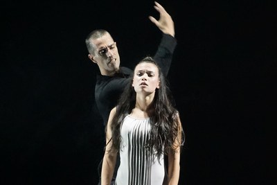 Un moment de l'espectacle 'Ànima clara' / Foto de @ComuEncamp.