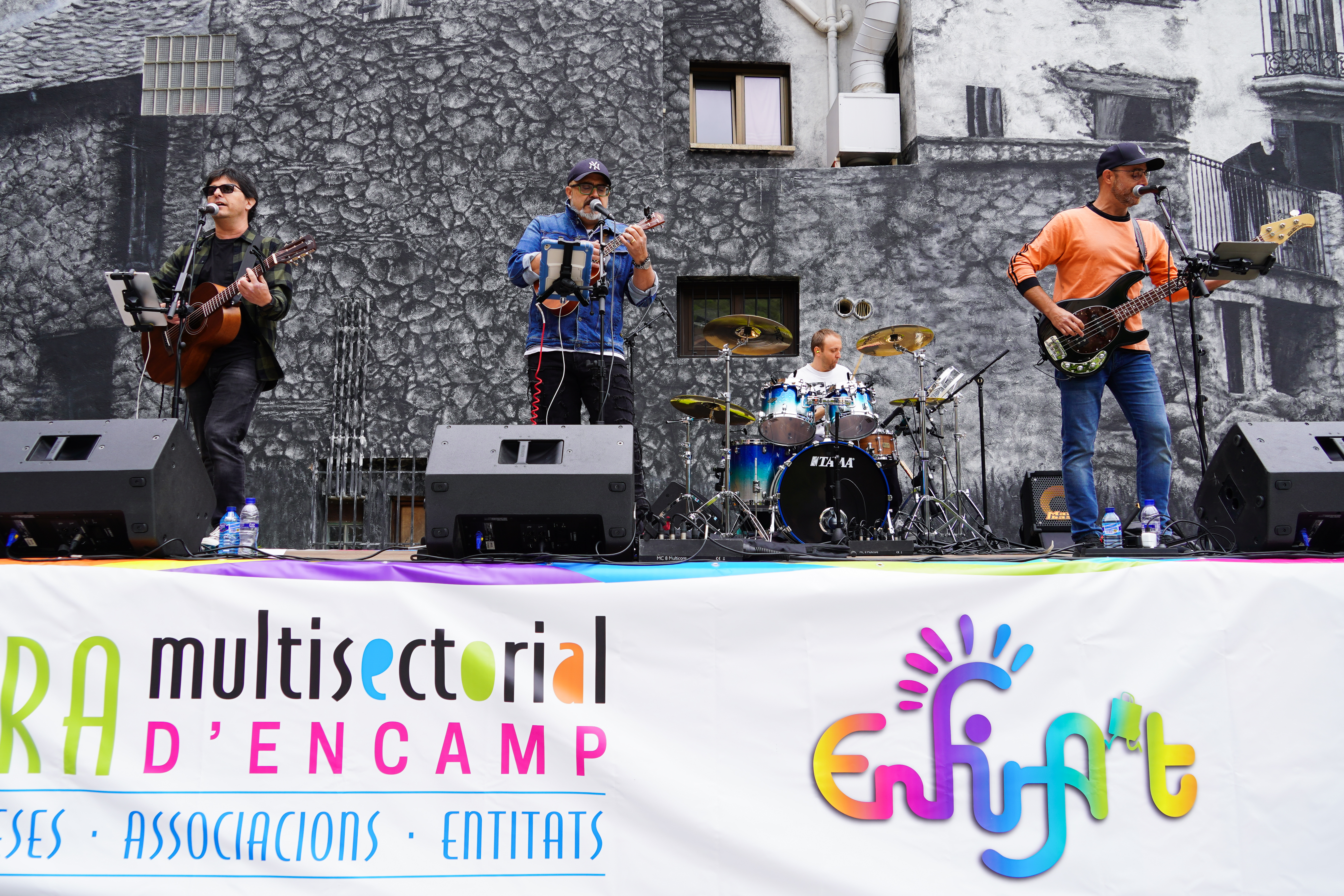 Enfira't @ComuEncamp