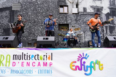 Enfira't @ComuEncamp.