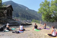 Cap de setmana de connexió amb la natura amb ioga i curs de supervivència a Encamp