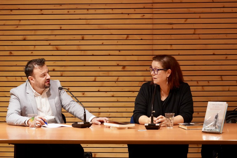 Entrevista literària a l’escriptora Caro Santos al Pas de la Casa