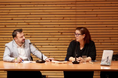 Entrevista literària a l’escriptora Caro Santos al Pas de la Casa.