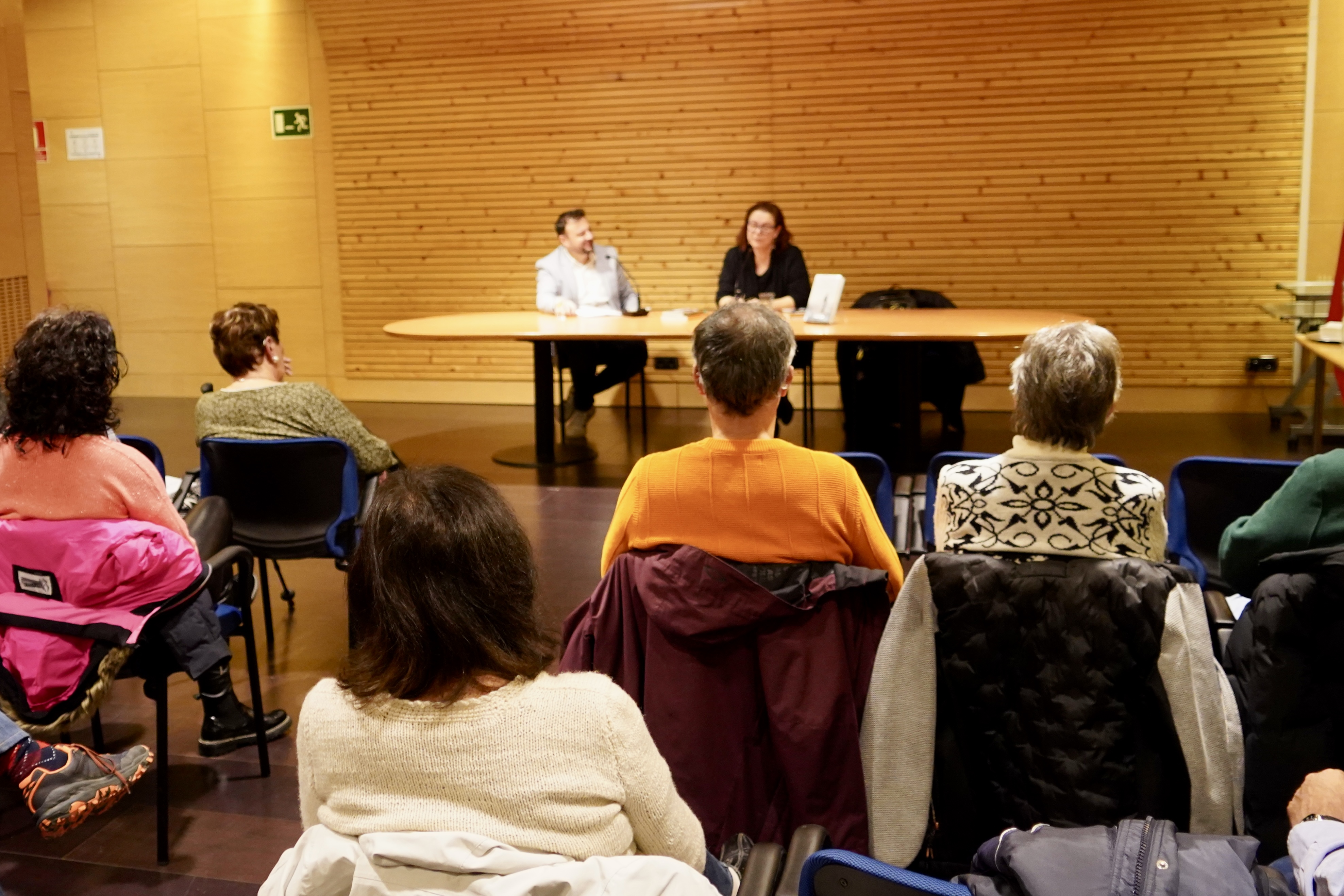 Entrevista literària a l’escriptora Caro Santos al Pas de la Casa