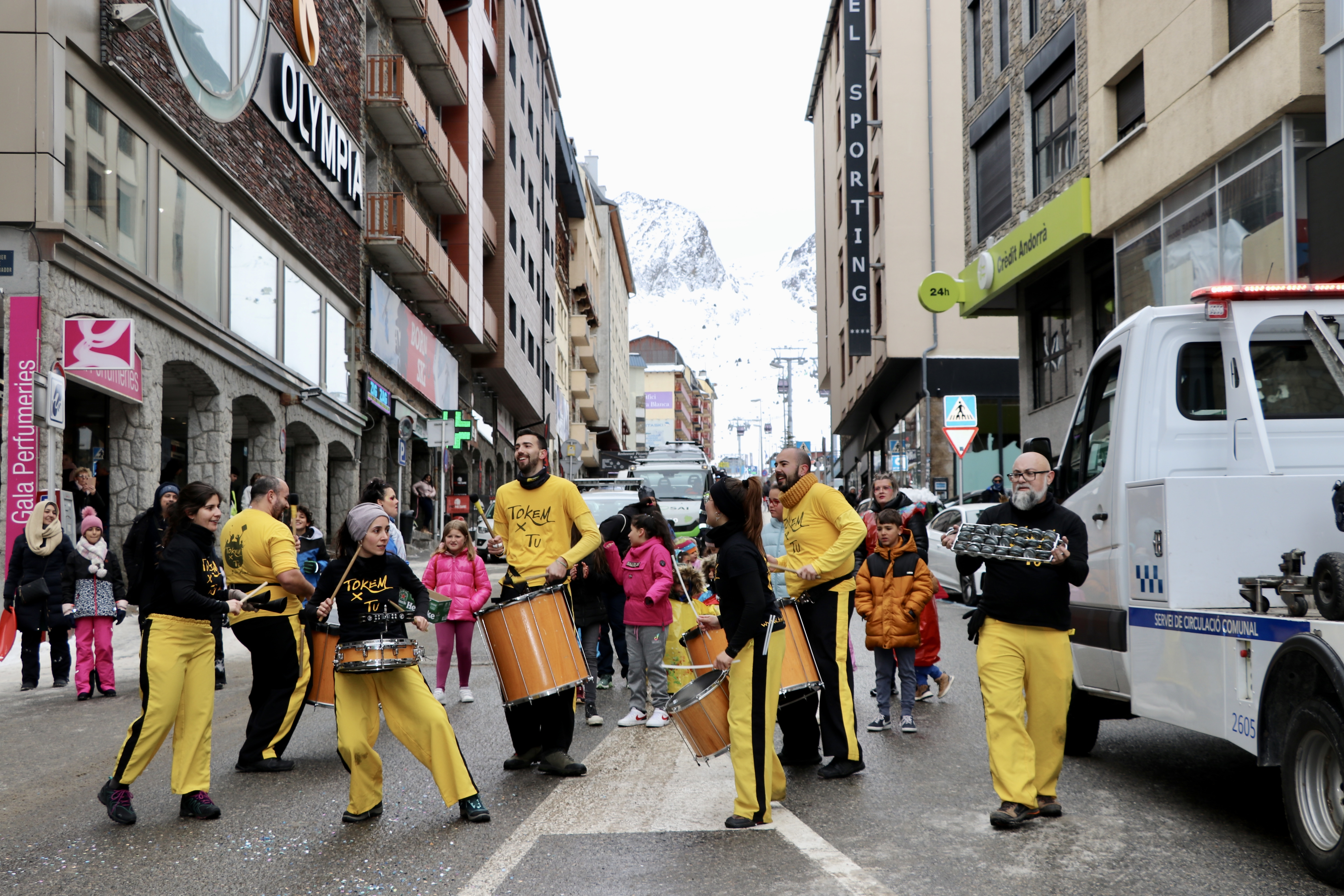 Batucada pels carrers del Pas de la Casa durant el Carnaval