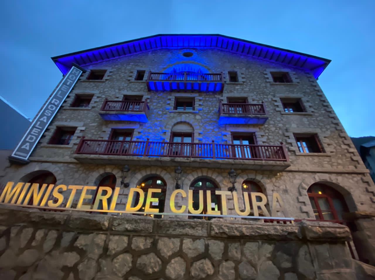 Ministeri de Cultura, a Encamp, il·luminat en blau pel Dia mundial de conscienciació de l'autisme 2021