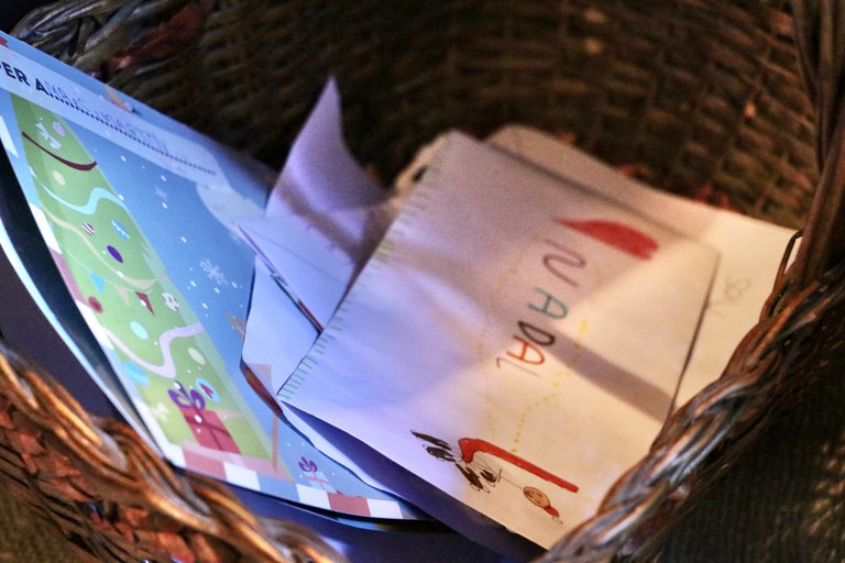 Entrega de cartes al Pare Noel a Casa Cristo - Nadal Xic