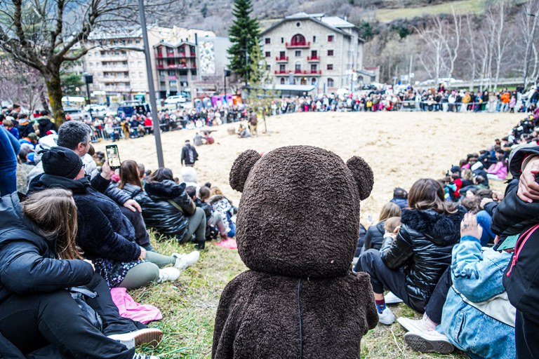 20250303 Ball Ossa @ComuEncamp.jpg