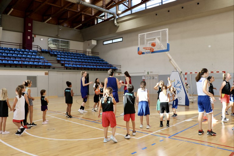 Recepció Barça CBS de bàsquet femení a Encamp
