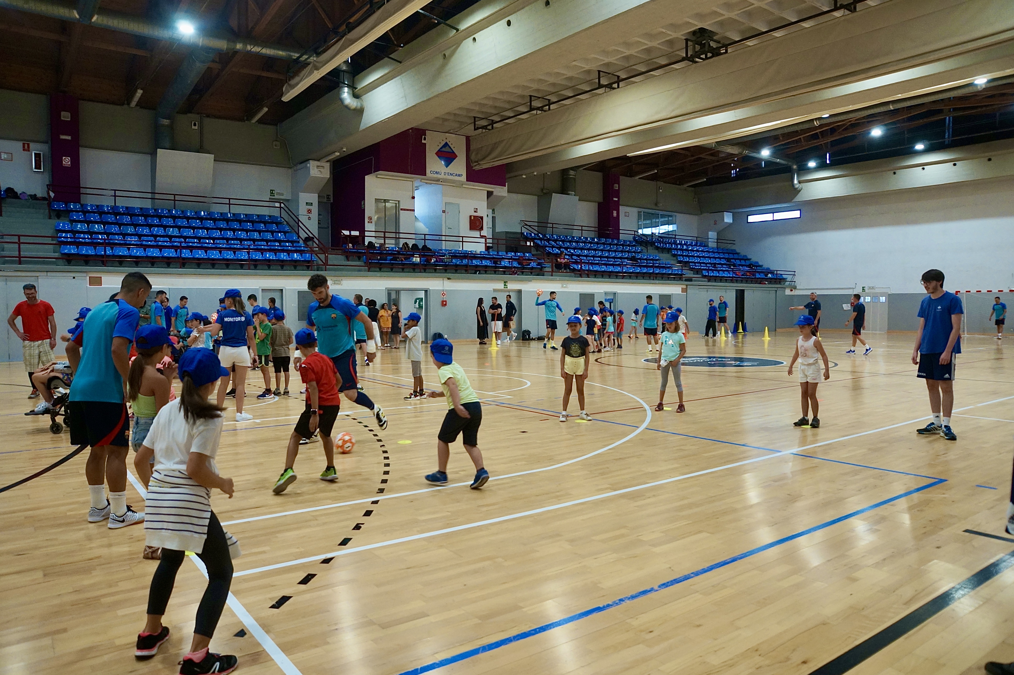 Recepció del Comú d'Encamp i el Barça de futbol sala a Encamp. Agost 2022