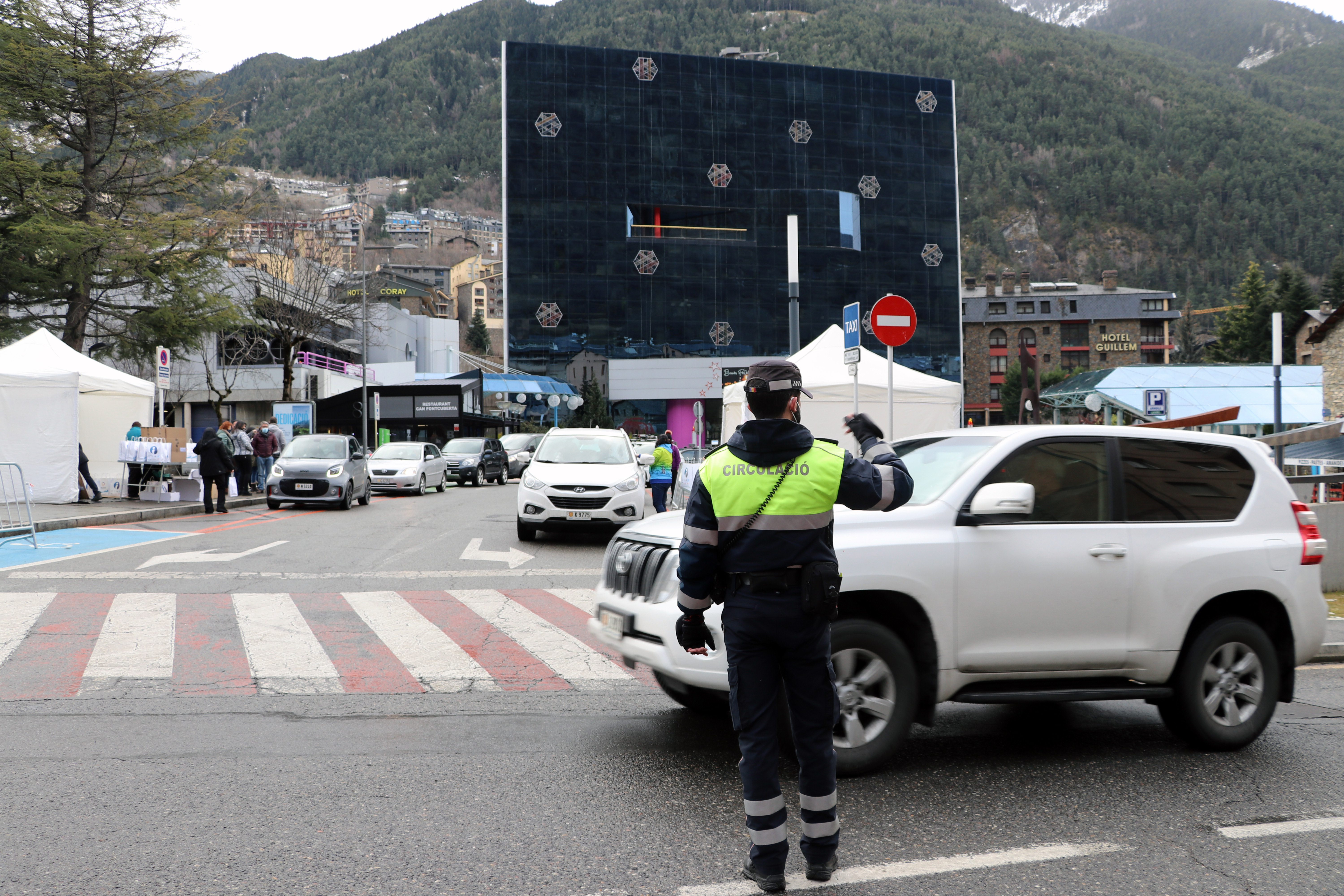 Repartiment de l'Escudella de Sant Antoni en versió StopLab a Encamp. 17 de gener de 2021