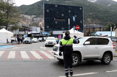 Repartiment de l'Escudella de Sant Antoni en versió StopLab a Encamp. 17 de gener de 2021.