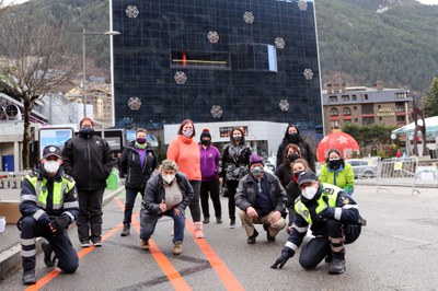 Treballadors comunals i voluntaris que han participat a l'Escudella de Sant Antoni en versió StopLab a Encamp. 17 de gener de 2021.