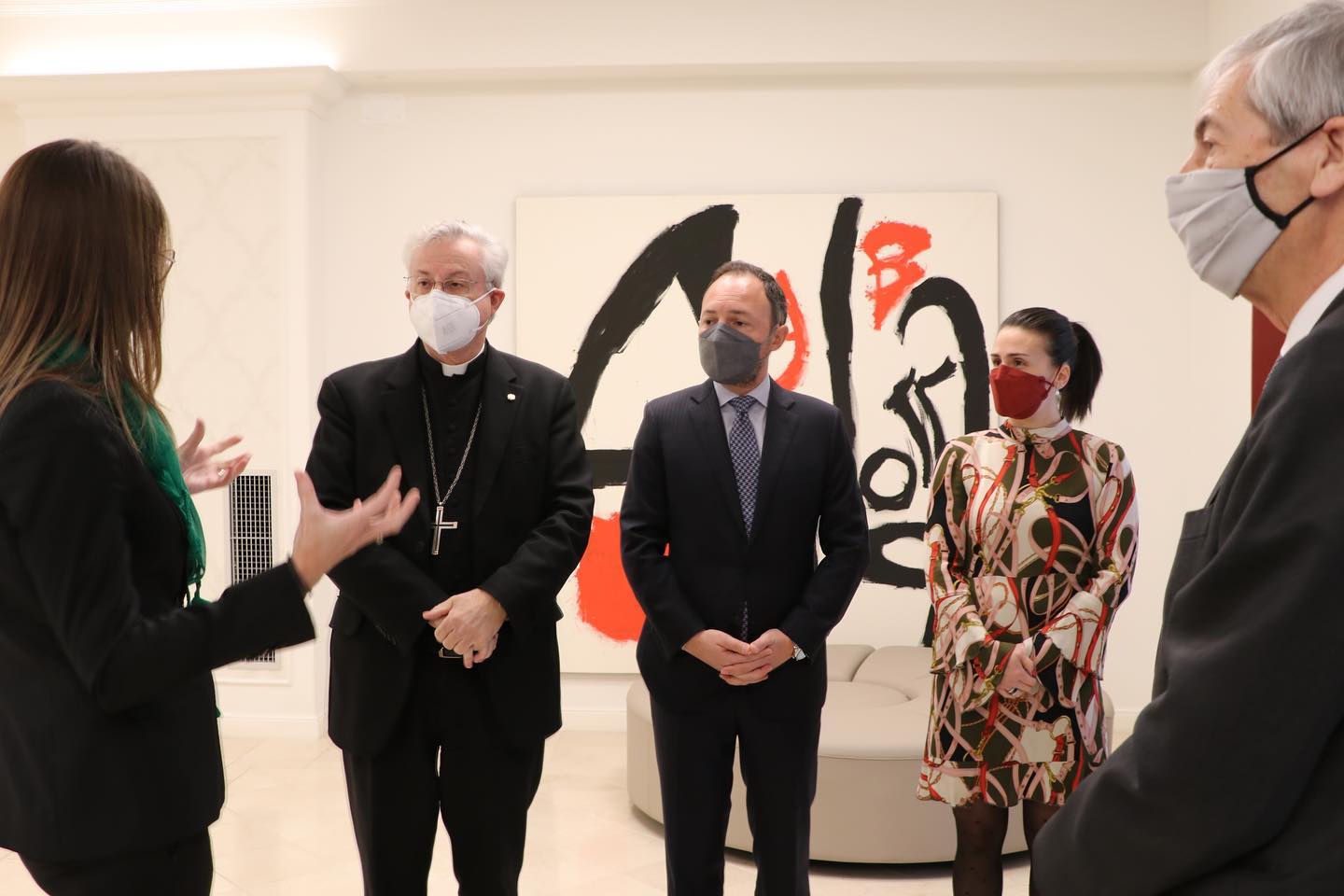 Visita del Copríncep Enric Vives a l'antic hotel Rosaleda d'Encamp, actual seu del ministeri de Cultura.