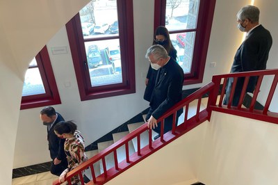 Visita del Copríncep Enric Vives a l'antic hotel Rosaleda d'Encamp, actual seu del ministeri de Cultura..