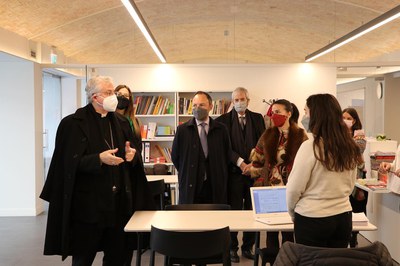 Visita del Copríncep Enric Vives a l'antic hotel Rosaleda d'Encamp, actual seu del ministeri de Cultura..