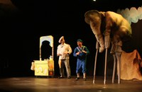 'El petit Dalí' omple la sala de Festes
