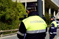 Els comuns reiteren la necessitat d’habilitar l’ús de càmeres per als agents de circulació i acorden amb el Govern articular els canvis legislatius necessaris