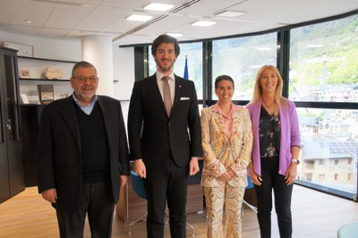 Visita del síndic i la subsíndica general al comú d'Encamp..