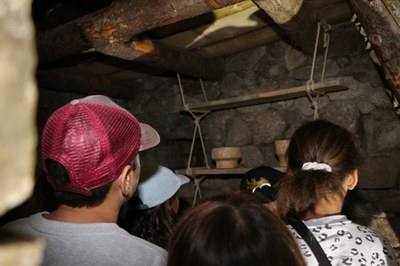Visita escolars del sistema francès a l'orri d'Encenrera d'Encamp.
