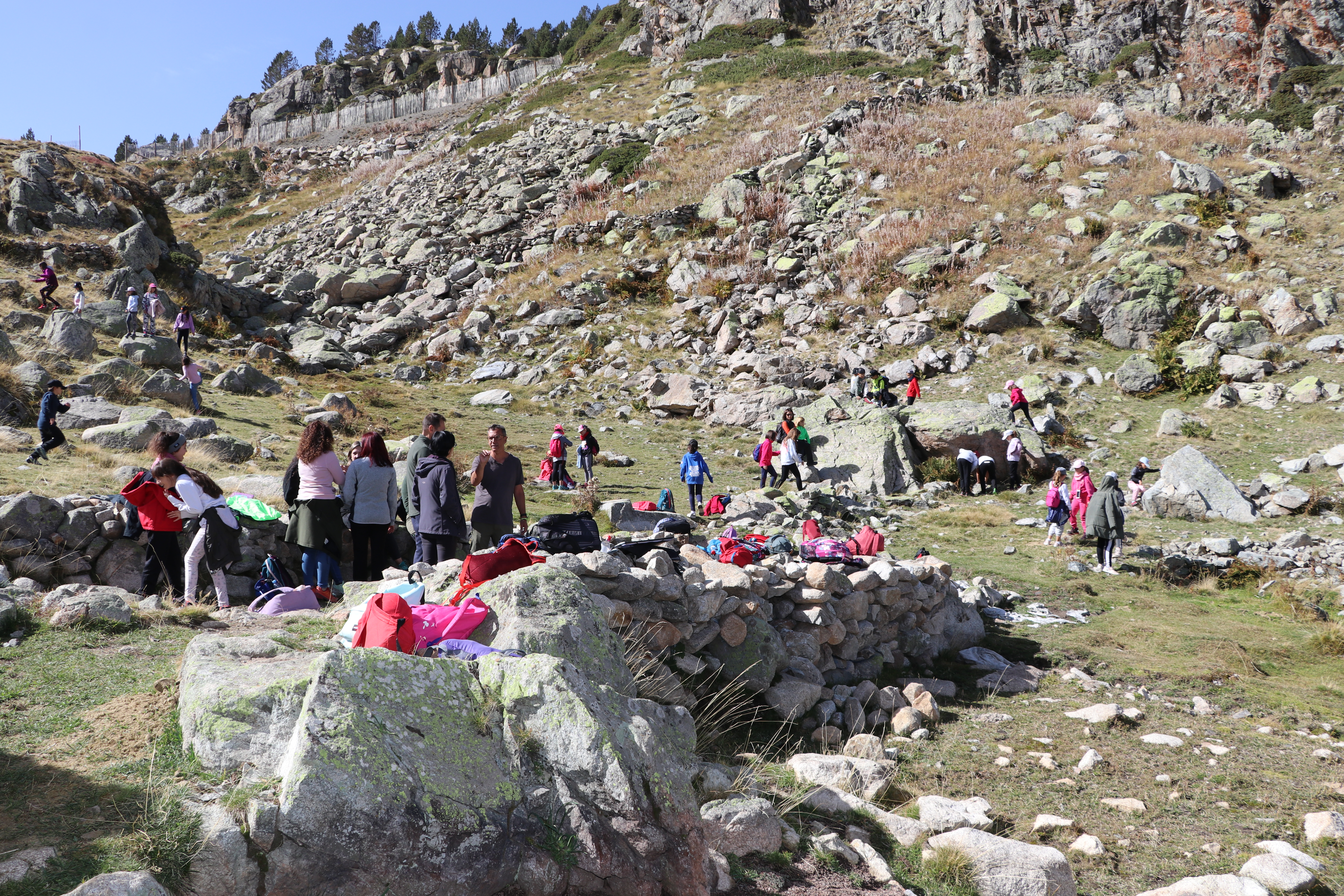 Visita escolars del sistema francès a l'orri d'Encenrera d'Encamp