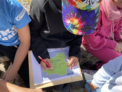 Visita escolars del sistema francès a l'orri d'Encenrera d'Encamp.