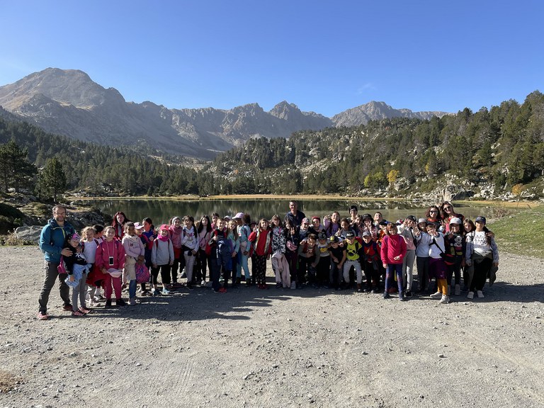 Visita escolars del sistema francès a l'orri d'Encenrera d'Encamp