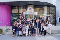 Els infants de l'Escola Andorrana d'Encamp visiten casa comuna per conèixer de més a prop el funcionament del Comú d'Encamp i els treballs que desenvolupa per a la parròquia