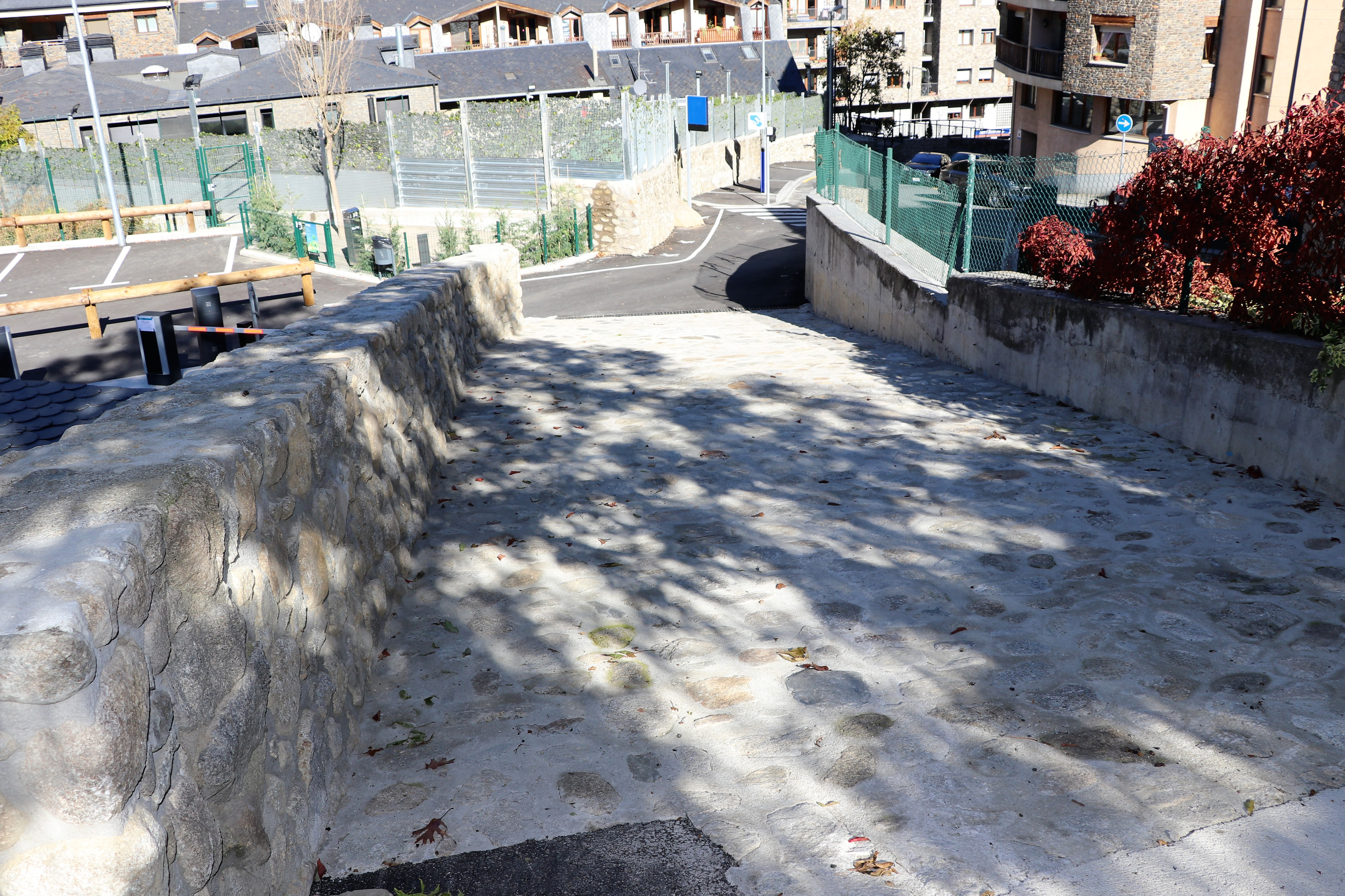 Arranjament del tram urbà de l'accés al camí de Riu Blanc