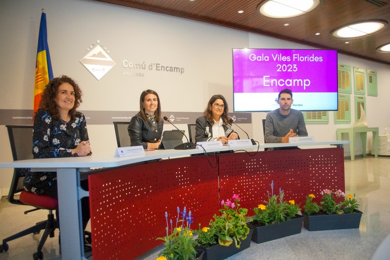 Signatura conveni gala 2023 Viles Florides a Encamp