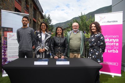 Signatura conveni gala 2023 Viles Florides a Encamp.
