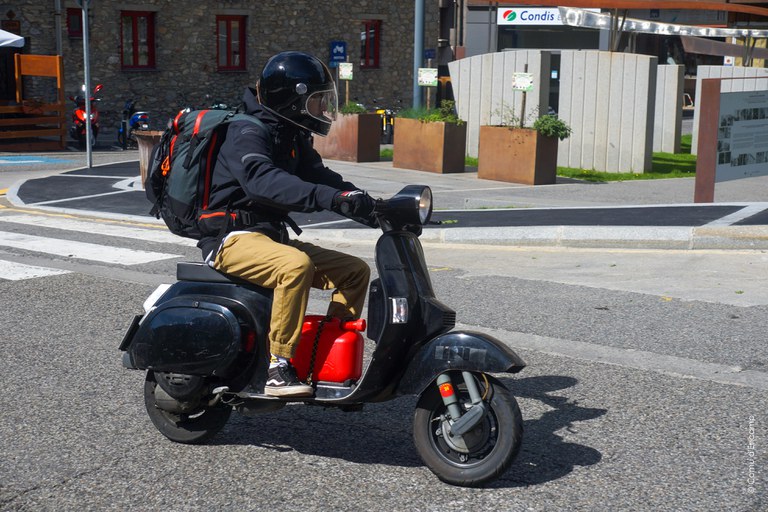 Trobada scooters. Cloenda Encamp. Foto: ComuEncamp