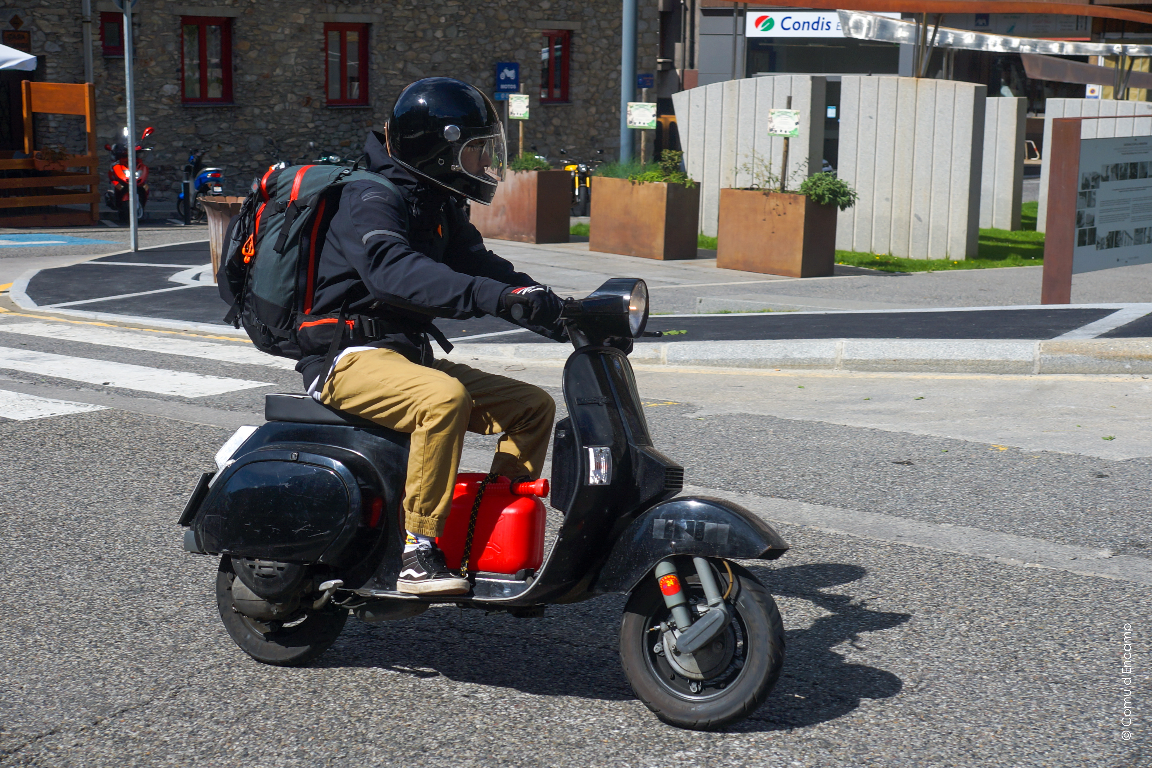 Trobada scooters. Cloenda Encamp. Foto: ComuEncamp
