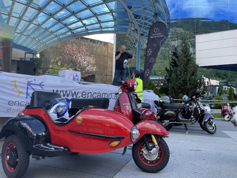 Trobada scooters. Cloenda Encamp. Foto: ComuEncamp