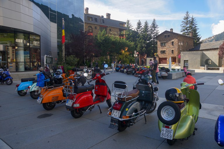 Trobada scooters. Cloenda Encamp. Foto: ComuEncamp